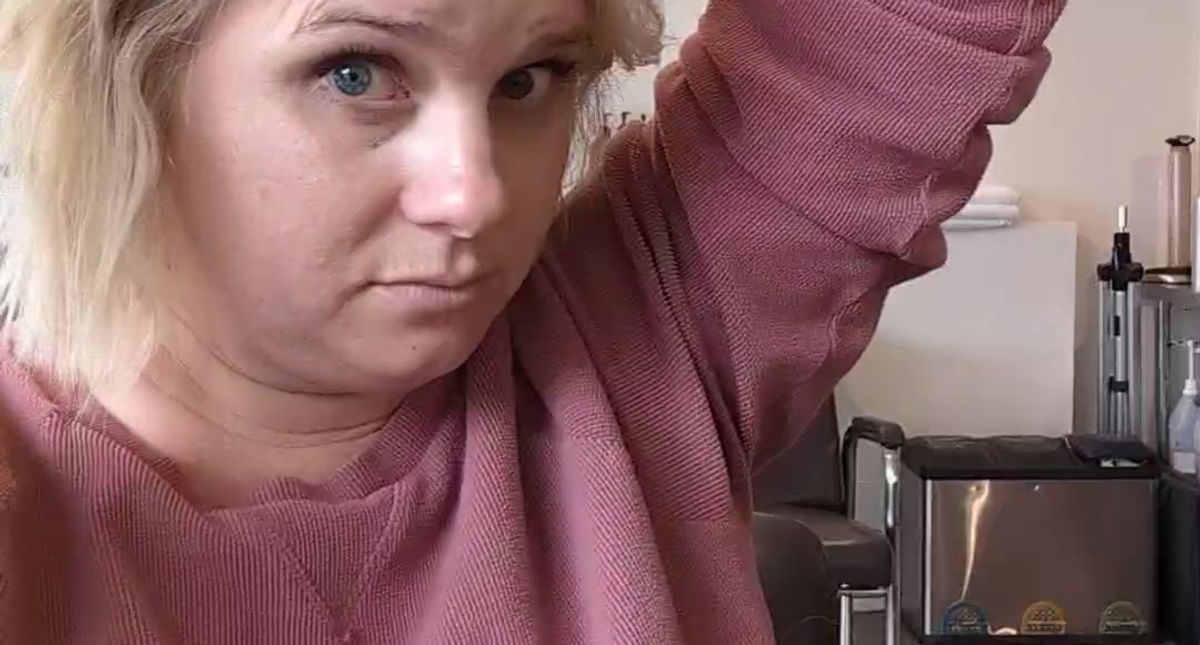 Refreshing 2nd day hair with Spruced Volume Spray